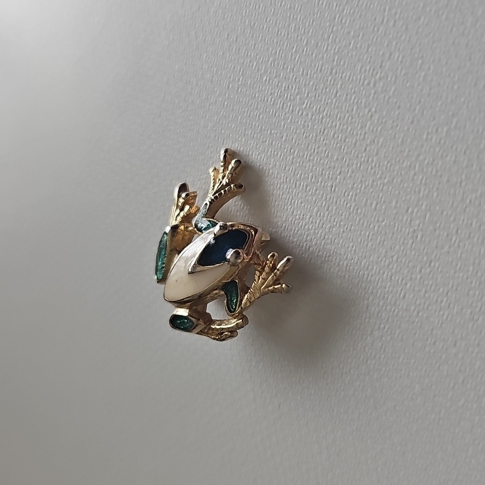 Hedison Enamel Goldtone Frog Brooch